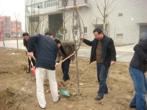 �����Ŀ��˾��չֲ���˶�