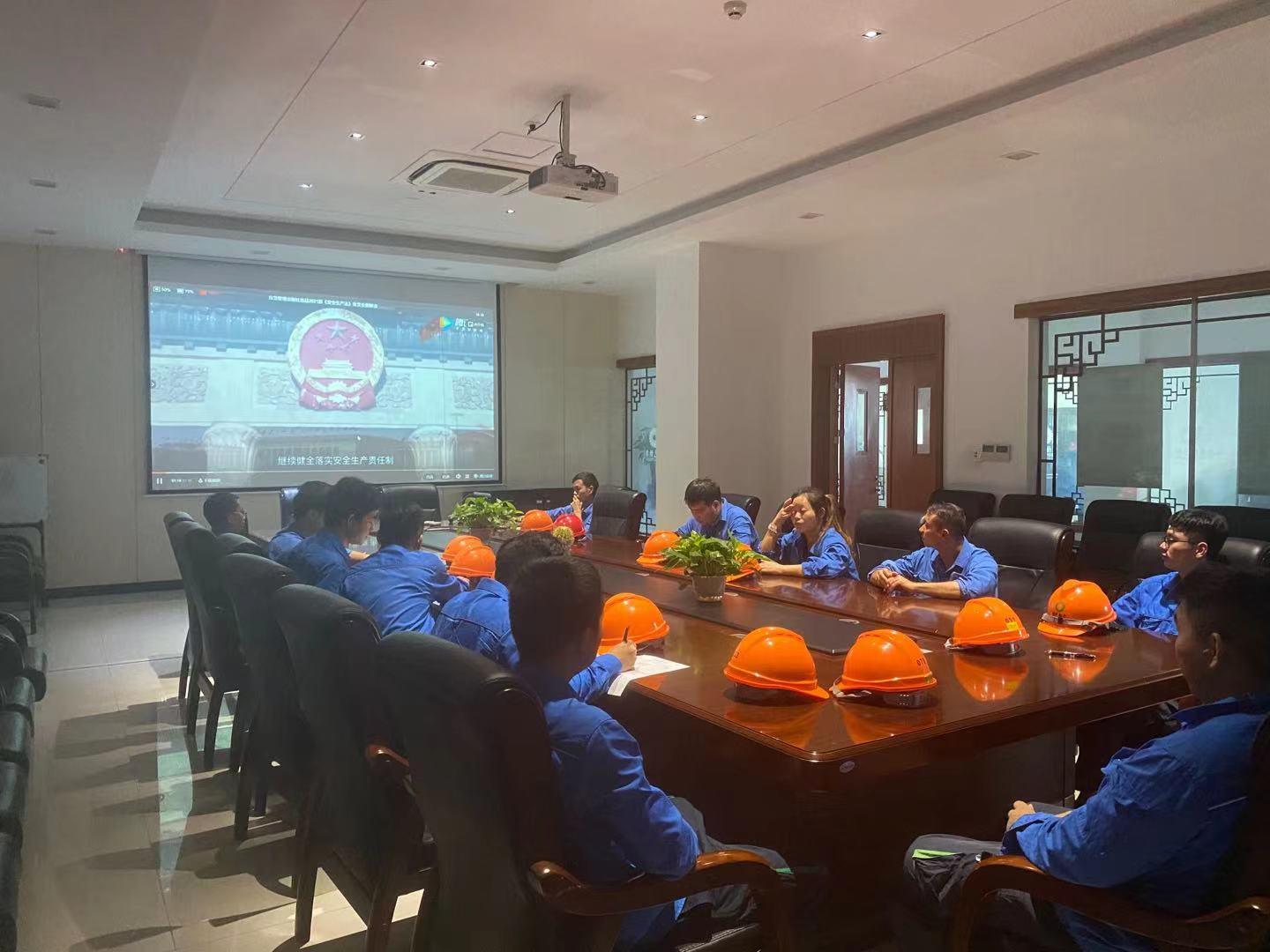 �徲������ѵ